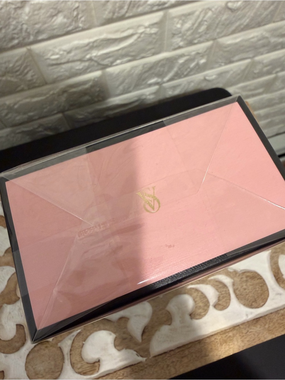 Victoria's Secret Bombshell Eau de Parfum - Light Pink Bottle - Picture 4 of 4